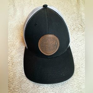 Kendall Prineville Hat w/Mesh Black/White